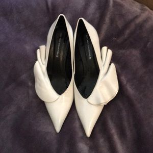 Preloved zara ruffled shoes white